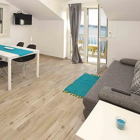 Blue Horizon * Mlini